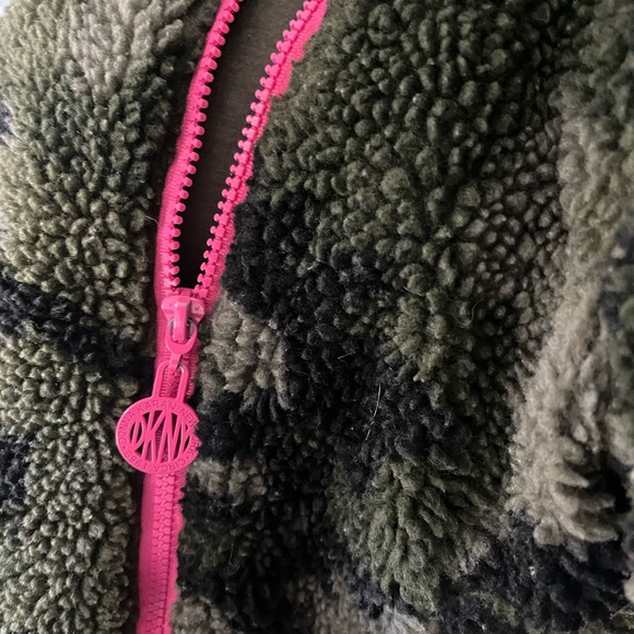 DKNY Infant coat camouflage pink camo winter fall size 12-18mo - Picture 4 of 5